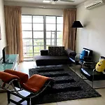 Stay@Saazlin\'S D\'Larkin Residence
