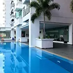 Stay@Saazlin\'S D\'Larkin Residence